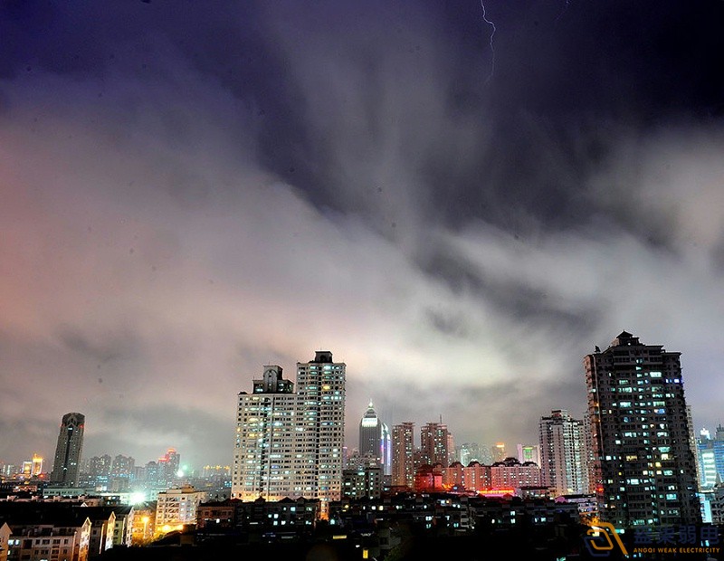 凯发线上官方网站下载网址
设备如何防雷雨？