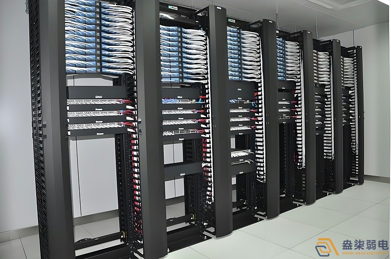 弱电设备经销商机型和工程机型的区别？